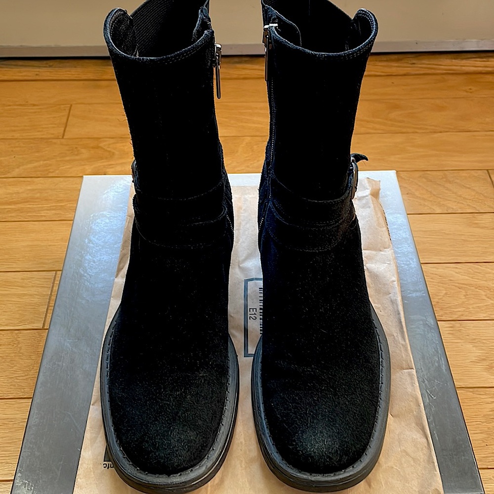 Aquatalia waterproof suede ankle boots